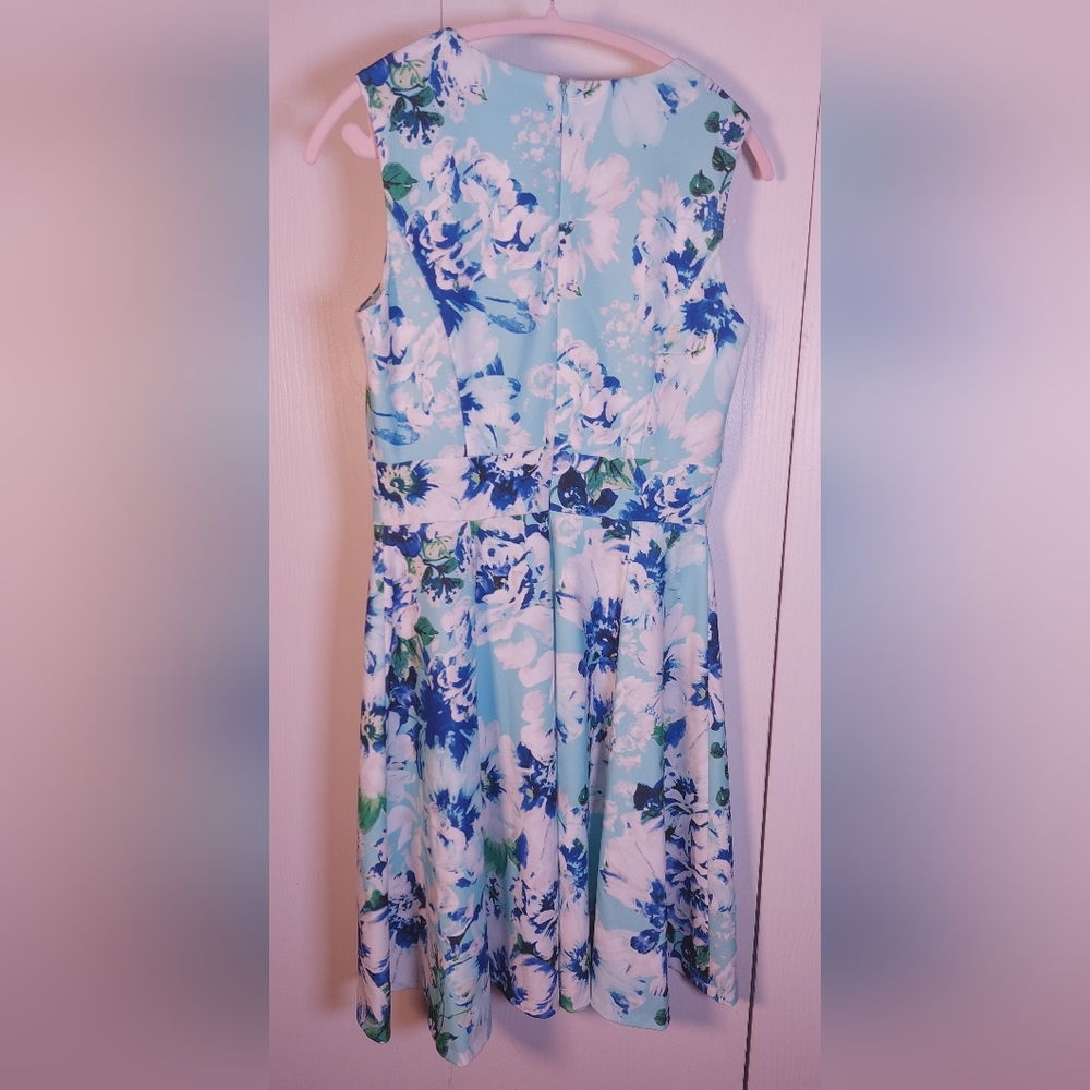 Calvin Klein Floral Sleeveless Fit and Flare Dress Size 8 Green Blue Sea Glass - Picture 4 of 14